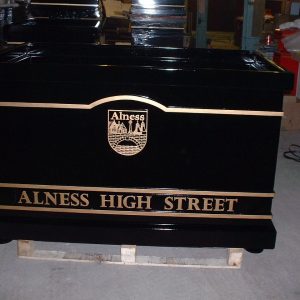 Metal planter wide and tall Alness 3