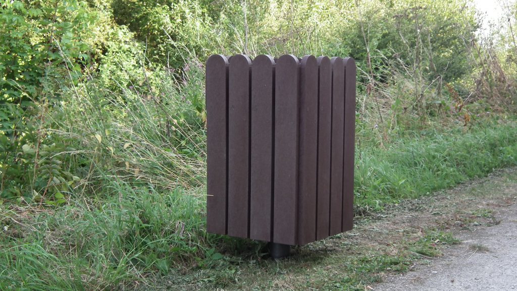 Recycled litter bin 8