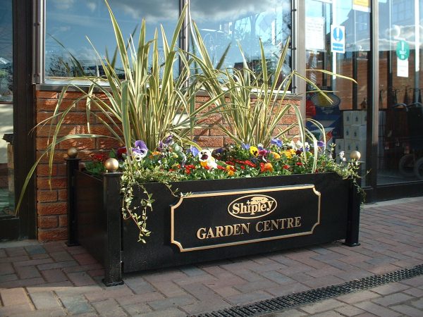 Metal planter wide Shipley 3
