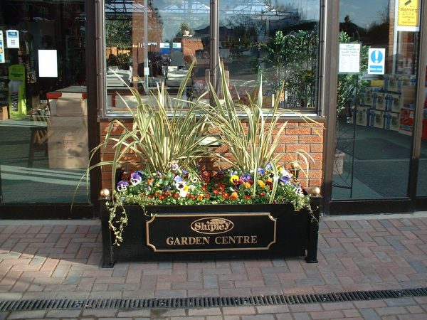 Metal planter wide Shipley
