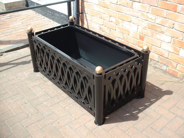 Metal planter wide decorative casing 3