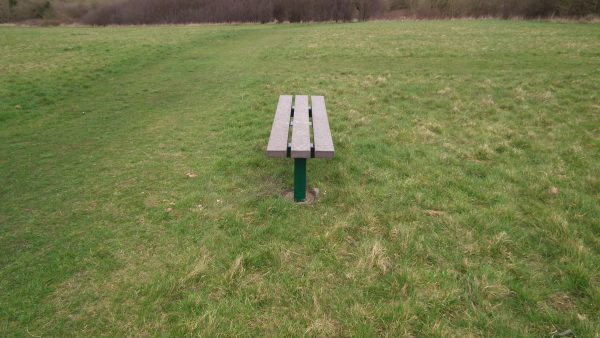 Recycled bench centre post 3