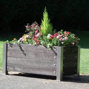Recycled planter large close up 4