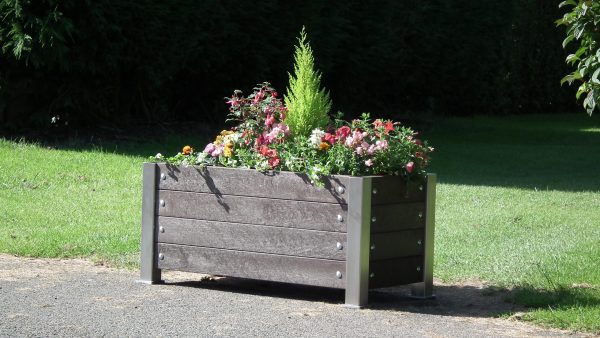 Recycled planter large close up 4
