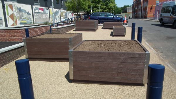 Recycled planter large square 2