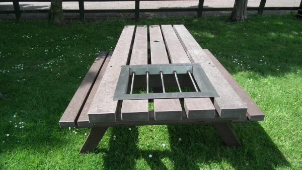 Recycled picnic bench with BBQ 3