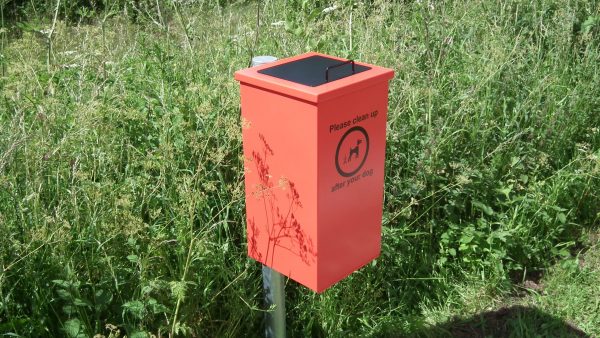 Metal dog waste bin 4